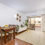 Charming With Terrace Apartman